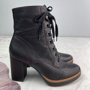 Naturalizer Callie Lace Up Boot Size 10M LIKE NEW